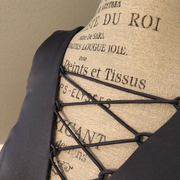 NEW JOVANI SZ 4 GREY CUT OUT LACE UP FORMAL EVENING GOWN - Picture 7 of 14